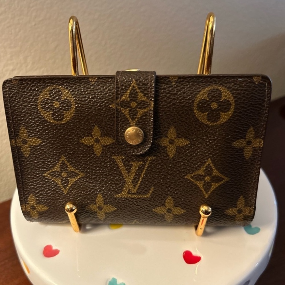 Louis Vuitton Monogram Kisslock Wallet